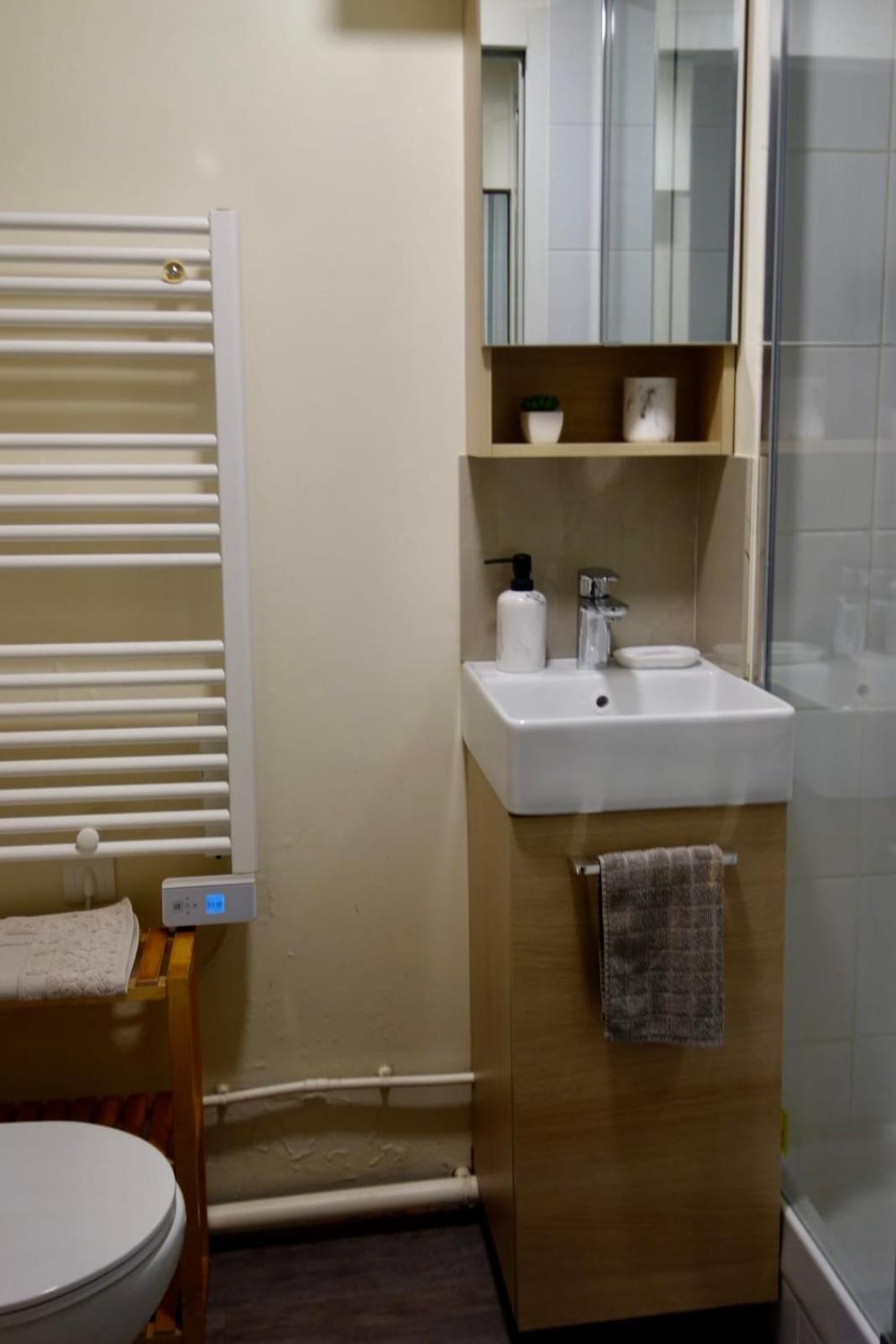 Charming For 4 People 1 Baby In The Heart Of Appartement Parijs
